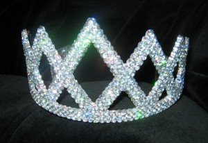 Picture of a children's toy tiara covered in glitter